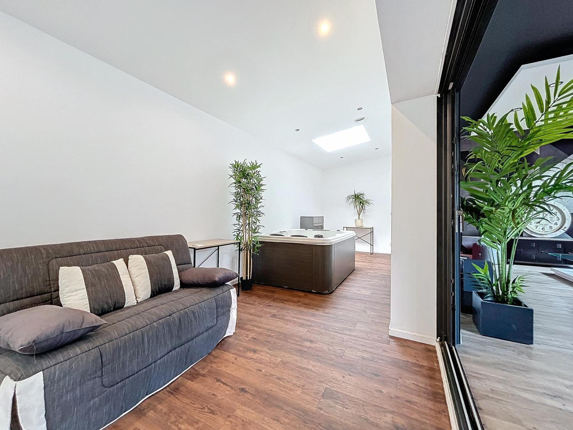 Loft Terrasse Avec Spa Proche Centre Historique Montluçon Eksteriør billede